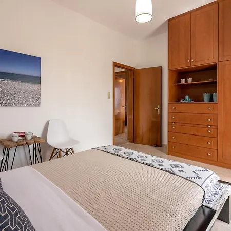Agiazi Beachfront 아파트